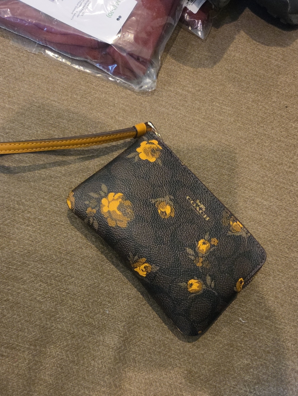 Coach Brown Floral Zip Wristlet with Yellow Accent New Without Tags - Picture 2 of 4